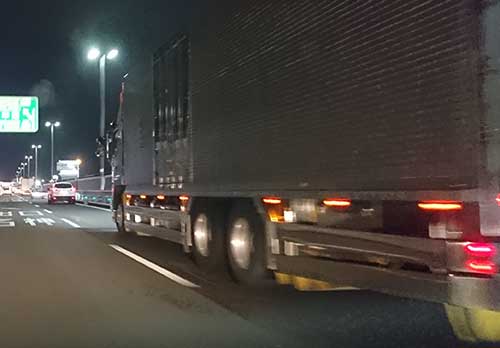 総重量違反の検挙増 大型トラックに警鐘 物流ニュース 物流ウィークリー 物流 運送 ロジスティクス業界の総合専門紙