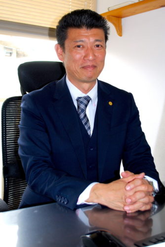 行政書士山内法務事務所 山内亘氏 困ったときの相談相手に 海コンドライバーや配車係も経験 特車申請 物流ウィークリー 物流 運送 ロジスティクス業界の総合専門紙