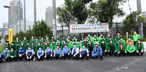 福山通運 交通安全の街頭活動 梨３００個を配る 物流ニュース 物流ウィークリー 物流 運送 ロジスティクス業界の総合専門紙