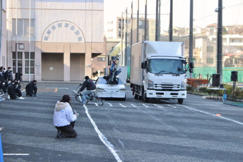 静ト協 相良高校で安全教室 事故再現で効果的な学習 物流ニュース 物流ウィークリー 物流 運送 ロジスティクス業界の総合専門紙 静ト協 相良高校で安全教室 事故再現で効果的な学習 物流ニュース 物流ウィークリー 物流 運送 ロジスティクス業界の総合専門紙