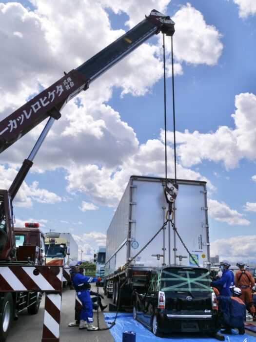 タケヒロレッカー 西春日消防と訓練 モンスター級クレーンが活躍｜物流