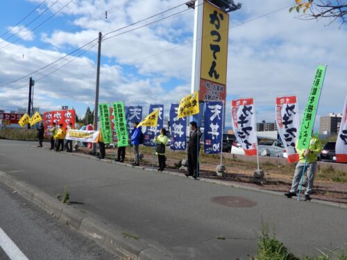 北海道地区過積載防止対策連絡会議　苫小牧ＴＳと札幌ＴＳで過積載防止街頭キャンペーン