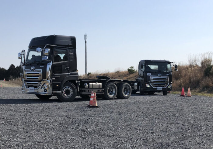 UDトラックス試乗会レポ-