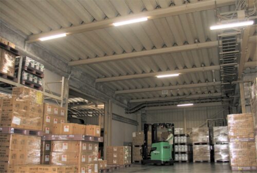 シャープ　物流倉庫向けＬＥＤ照明システム開発　電気使用量を削減
