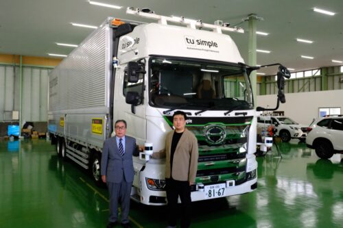 トゥーシンプル・ジャパン　自動運転実験トラックを公開