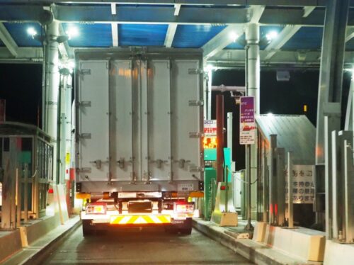 高速道路の深夜割引見直し　トラック運送事業者の要望反映は？