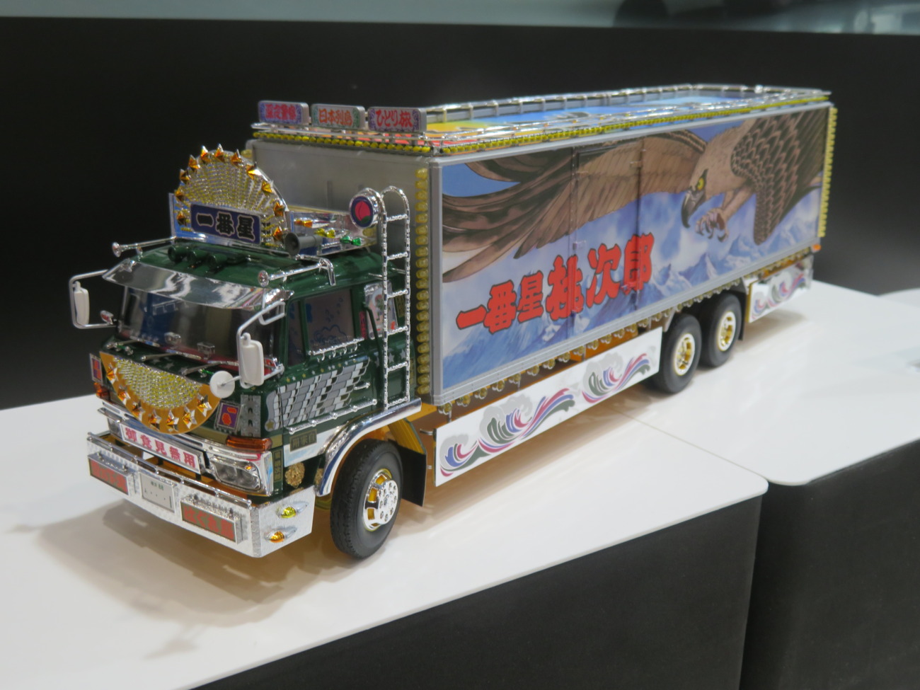 青島文化教材社 デコトラ模型 人気シリーズを復刻販売｜物流ニュース 
