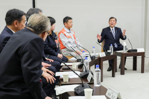 物流の声を石破首相へ　国交省が「トラックドライバーとの車座」開催