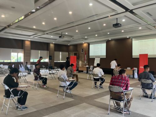 アデコ　インドネシアで特定技能１号試験、外国人ドライバー２７人合格