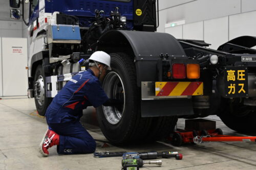 ブリヂストンタイヤソリューションジャパン　技能グランプリ全国大会　最優秀賞は瀧本氏