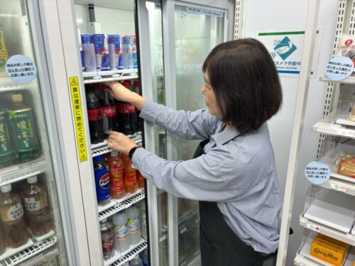 セイノーＨＤ　ファミマの無人決済店舗での商品運搬・陳列を受託