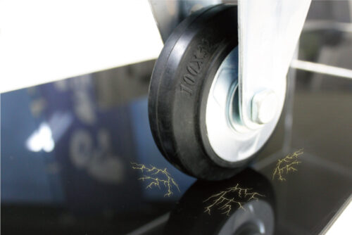 精密機器輸送の静電気対策で人気「導電性養生板カイロン」　半永久的に導電性能を持続