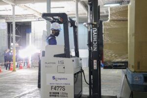 佐川グローバルロジスティクス　フォークリフトコンテストで１７人が競う