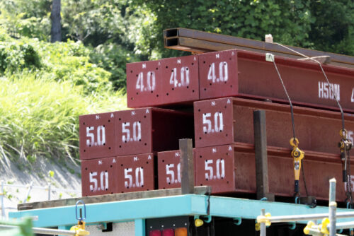 鉄鋼系下請け運送会社の声　割り増し運賃に差「最近は対応が親切」