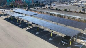 コープデリ　協栄流通の物流拠点にソーラーカーポートを導入