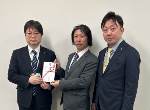 兵青協　県に寄付金を贈呈「子どもの未来のために」