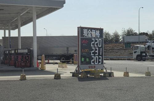 軽油高騰で不安増すトラック事業者　「走らないほうがマシだが走らざるを得ない」