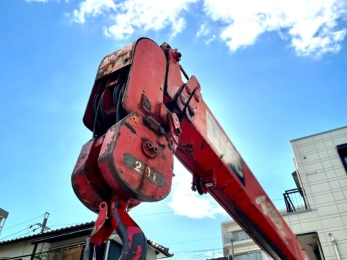 夢物語「平均燃費リッター４キロ」　同じ大型トラックなのに・・・