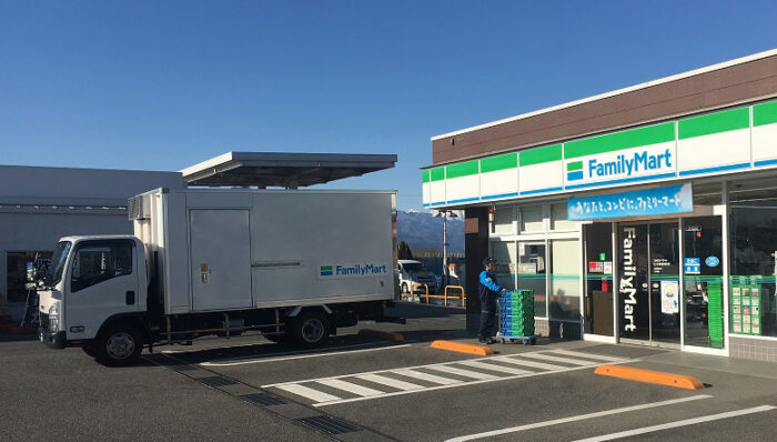 ファミリーマート　東北と新潟県で「定温便」１便削減