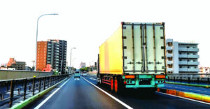 「運送会社が荷主を選ぶ時代」到来？　人・トラック不足で「立場逆転」広がる