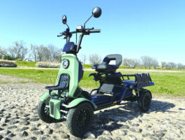 ブレイズ　特定小型原付の四輪電動車販売、積載機能を搭載