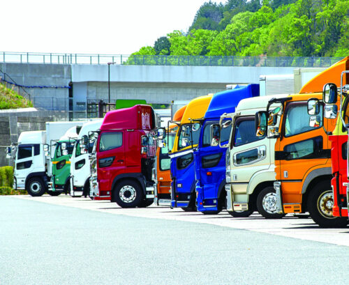 車両がゾンビ化　修理費出せず車庫で眠る