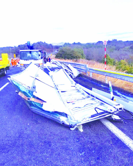 命がけの高速道路事故処理　作業員の安全は誰が守る
